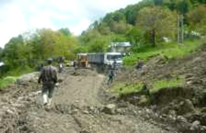 Drumul Naţional 2 N este grav afectat de alunecările de teren