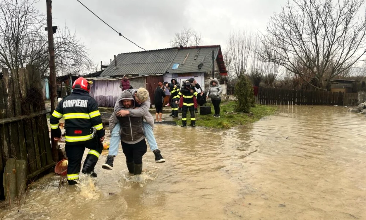 Risc de inundații în mai multe județe FOTO: ISU