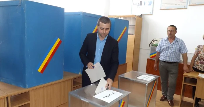 daniel cîrjan la vot turnu severin FOTO Alexandra Georgescu 