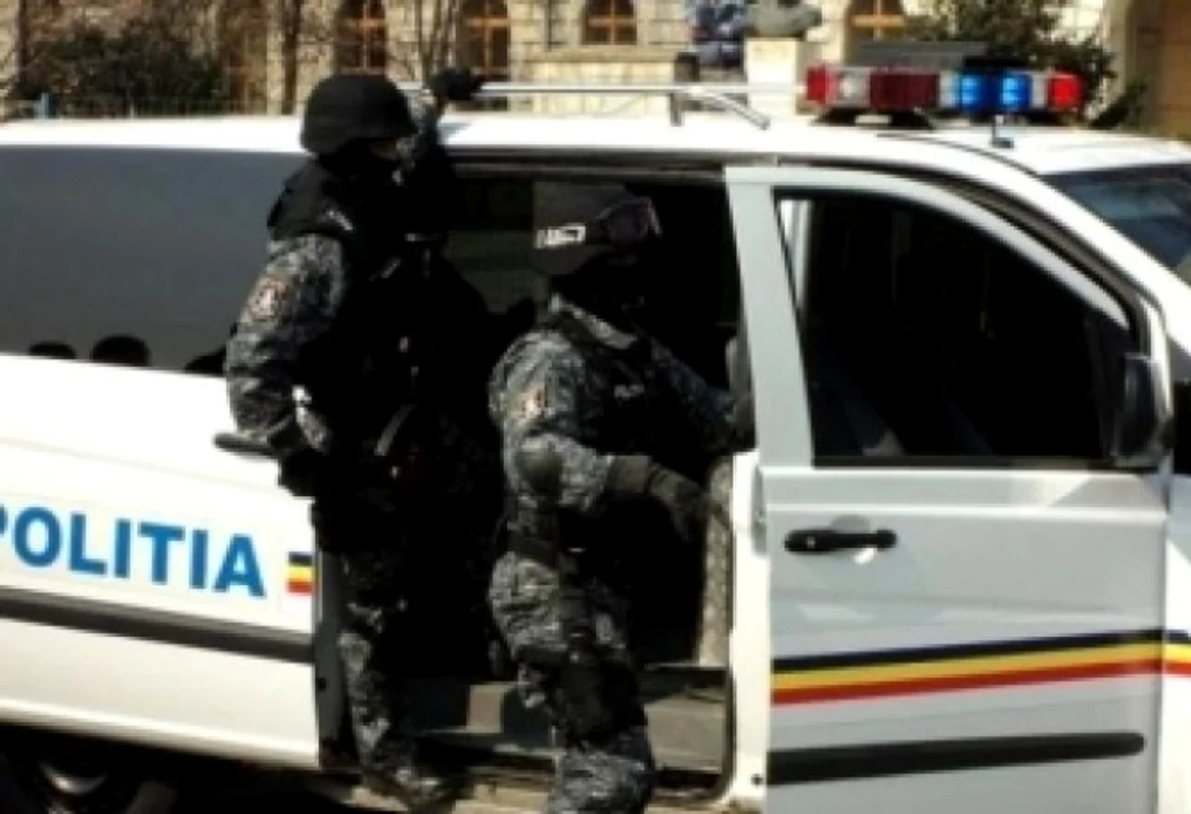 
    Polițiștii de la forțele speciale au căutat evazioniștii în București și alte trei județe  