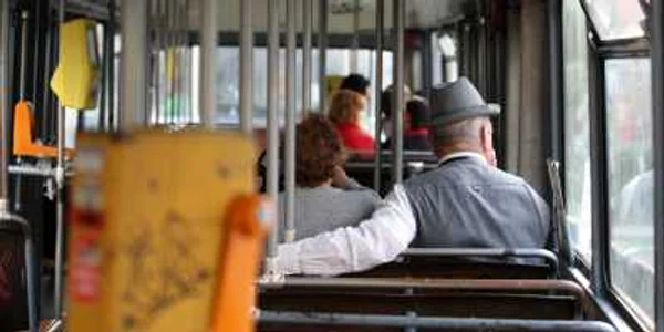 2400 de elevi beneficiază de abonament gratuit de călătorie cu tramvaiul