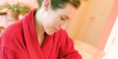 Ibuprofenul  este indicat pentru scăderea febrei  