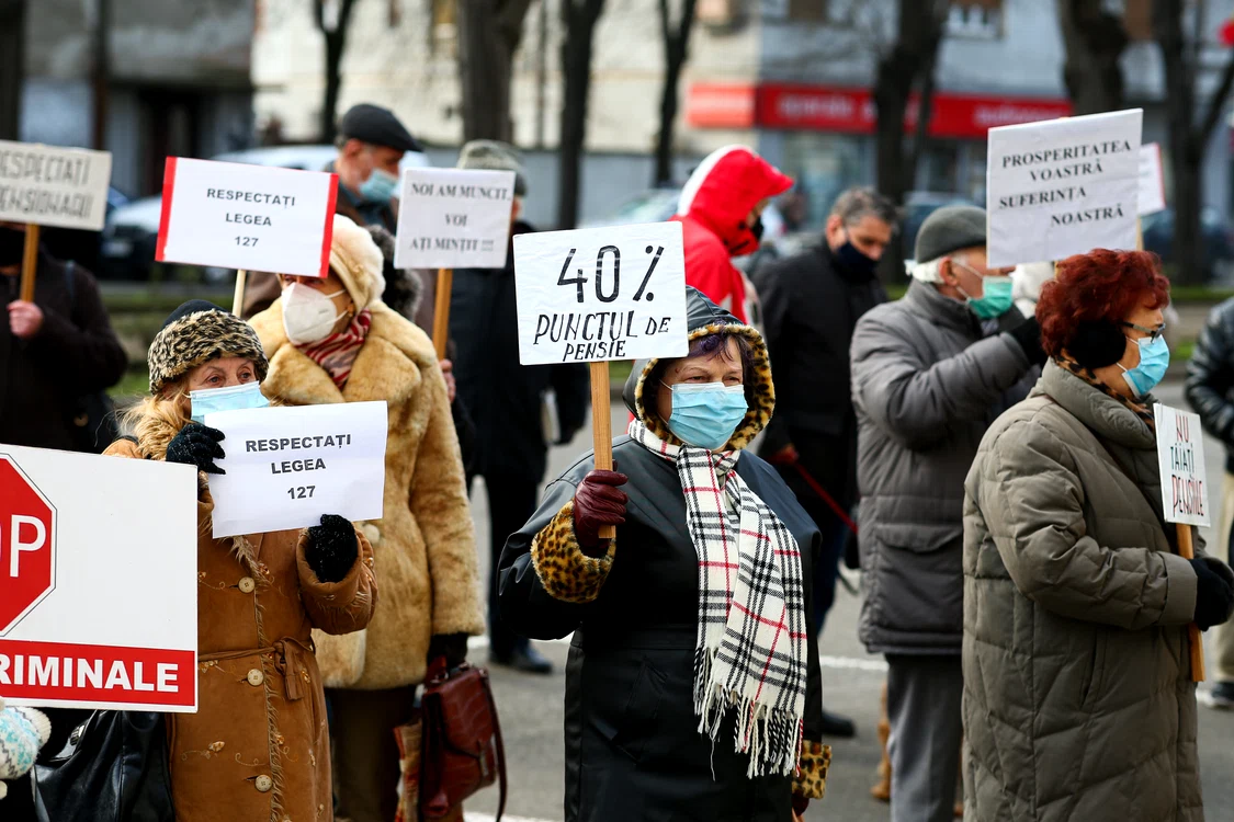 
    Pensionarii cer majorarea punctului de pensie, potrivit legii în vigoarefoto: Inquam Photos  
