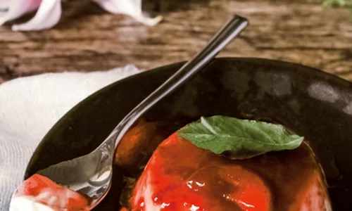 panna cotta cu jeleu de prune jpg