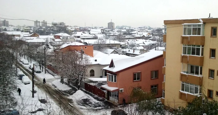 La Buzău a nins de marţi seară FOTO Iulian Bunilă