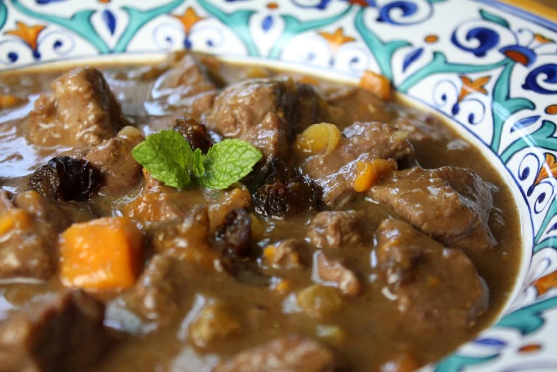 mancare prune uscate carne jpeg