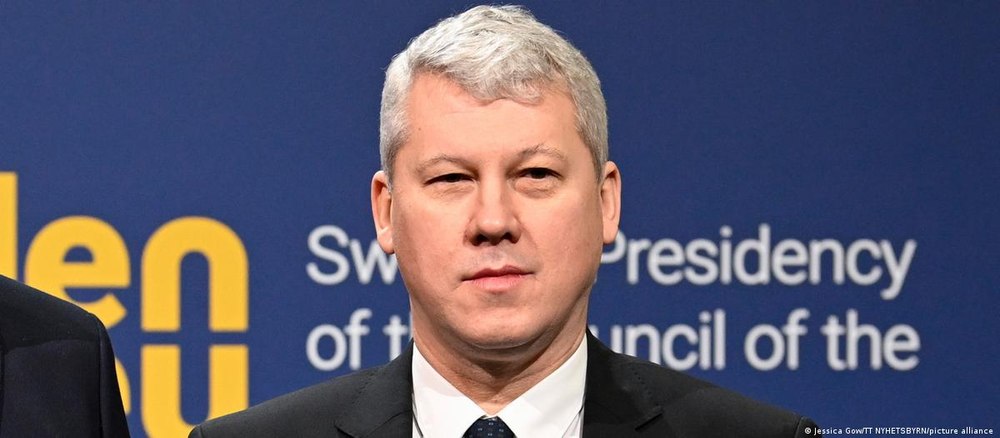 De la oamenii președintelui, la favoritul lui Hellvig