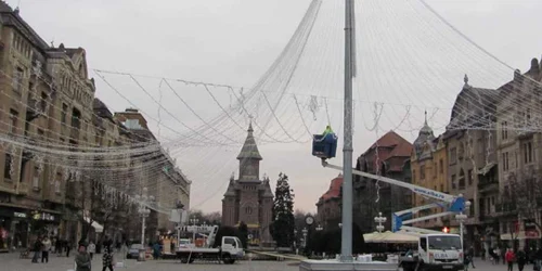 Pregătiri pentru Târgul de Crăciun de la Timişoara FOTO Ştefan Both