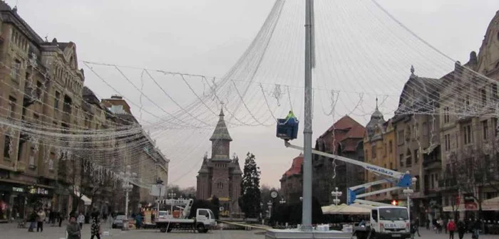 Pregătiri pentru Târgul de Crăciun de la Timişoara FOTO Ştefan Both