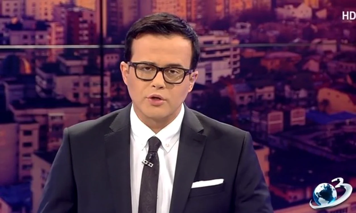 
    Mihai Gâdea a părăsit platoul emisiunii ”Sintea zilei” cu o oră înainte de finalfoto: captură/Antena3  