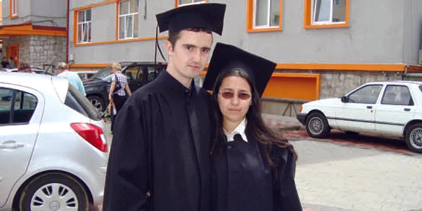 Adela Pîrlică şi Daniel Popa pleacă să studieze în Franţa