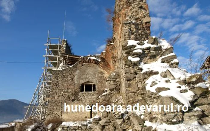 Cetatea Devei a fost redeschisă turiştilor. Foto: D. Guţă