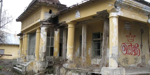 Casa Alecsandri arată ca după un bombardament