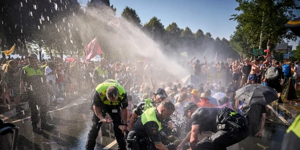 Protest al ecologiștilor la Haga, Olanda Foto EPA EFE jpg