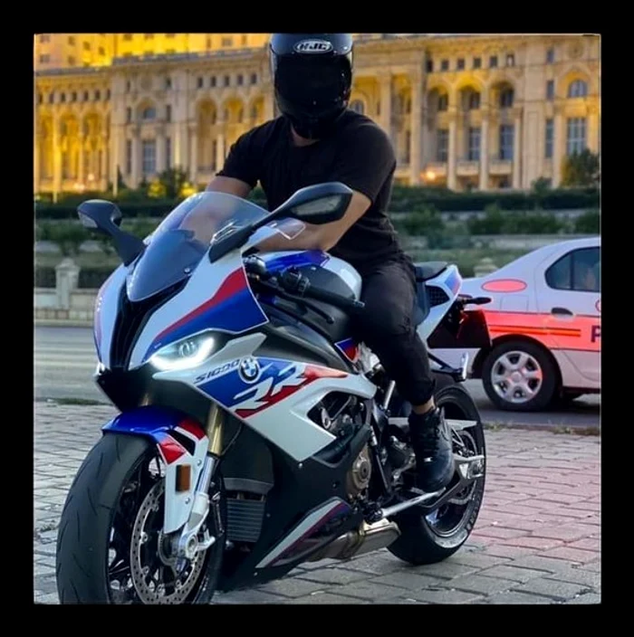 Polițistul își testa motocicleta pe care o luase de la reparat