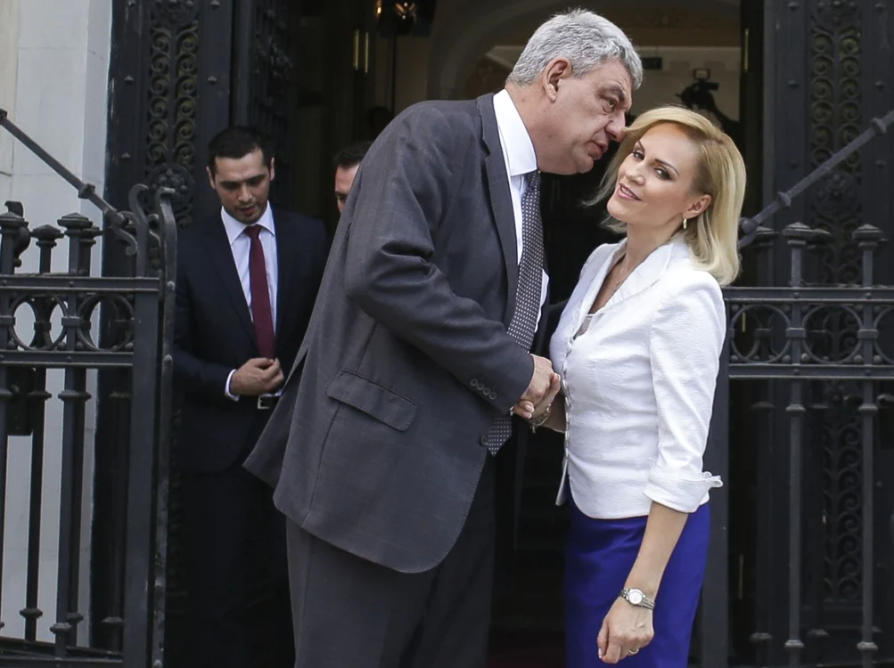 Mihai Tudose şi Gabriela Firea la sediul Primăriei Capitalei FOTO Inquam Photos / Octav Ganea
