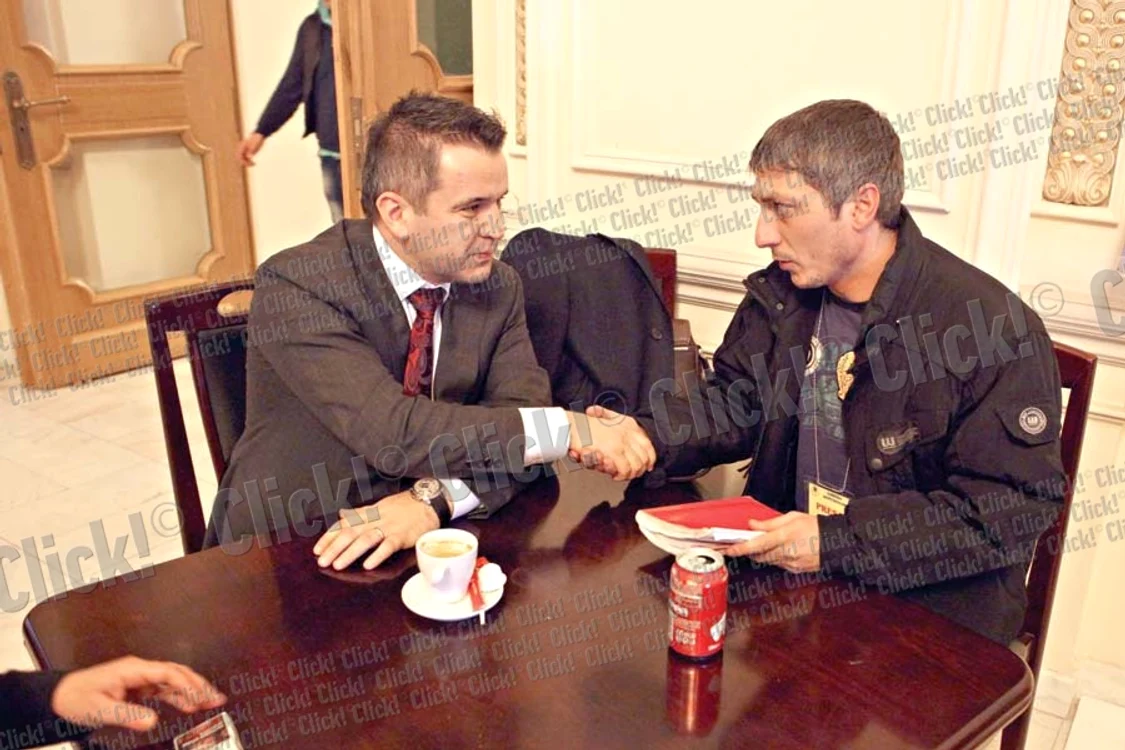 
    Omul de afaceri din  Vrancea a stat la o cafea  cu reporterul Click!,  care i-a destăinuit din  secretele Parlamentului (Fotografii: Roberto Sălceanu)  