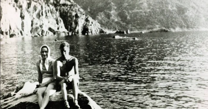 Edward al VIII-lea şi Wallis Simpson în vacanţa din 1936 - pe coasta dalmată Sursa Getty Images