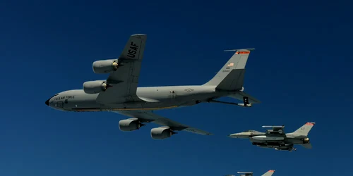 avion cisterna4 jpg
