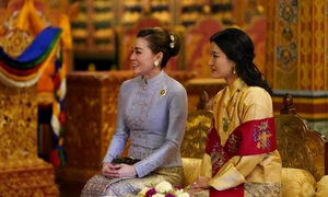 Regina Suditha a Thailandei și Regina Buthanului Casa Regală din Bhutan jpg