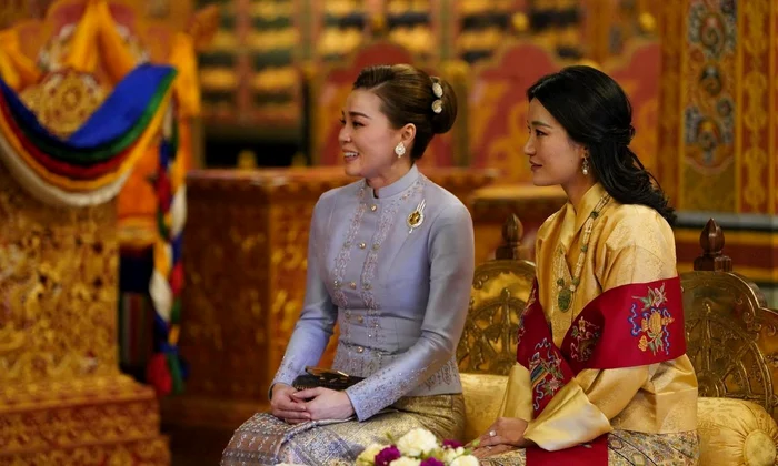 Regina Suditha a Thailandei și Regina Buthanului   Casa Regală din Bhutan jpg