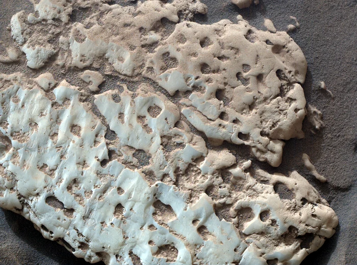 Rover-ul NASA Curiosity a găsit cristale de sulf pur. FOTO NASA/JPL-Caltech/MSSS