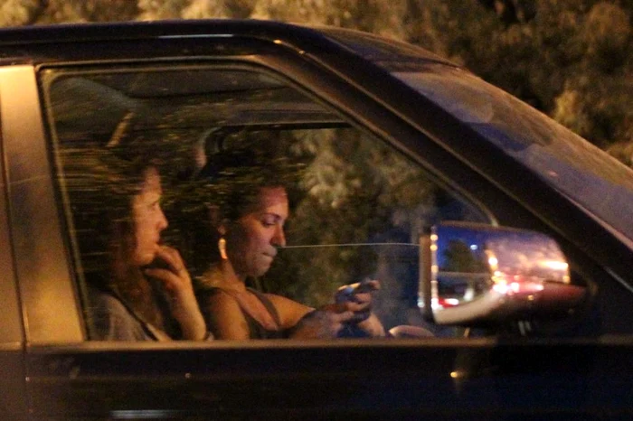 Cele două au plecat cu maşina Mariei