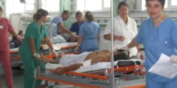 Un poliţist a ajuns de urgenţă la Spitalul Floreasca după ce a fost bătut de un tânăr