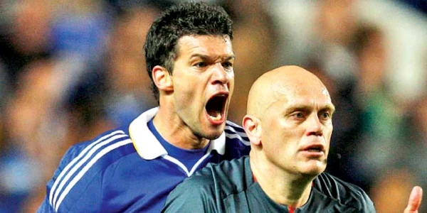 Ballack a cerut penalty la ultima fază a meciului din 2009