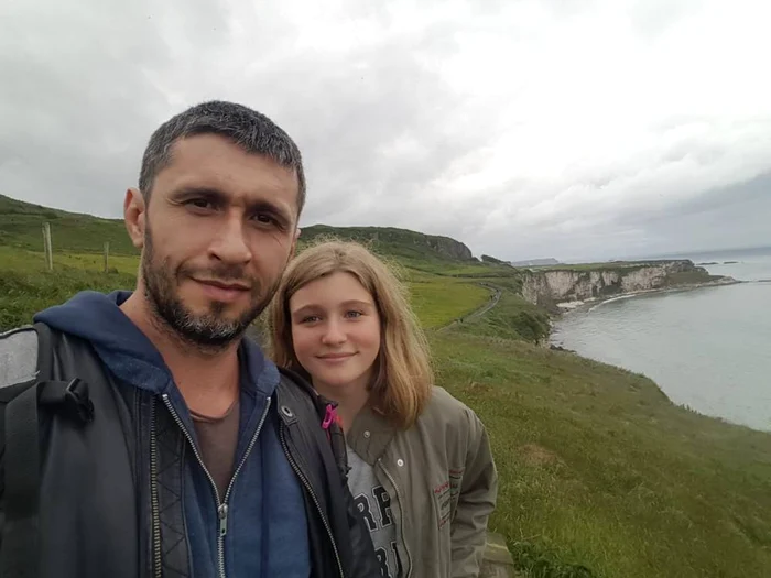 Dragoş Bucur, Dana Nălbaru şi cei trei copii ai lor. Fetiţa înfiată (dreapta) s-a integrat de minune în familiefoto: Dorin Constanda