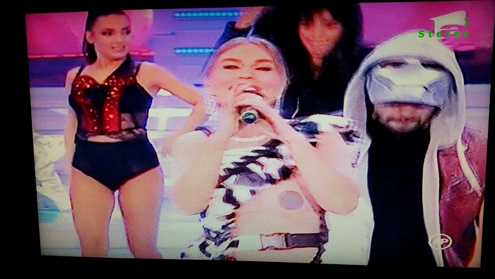 Vedeta a purtat o rochie complet transparentă