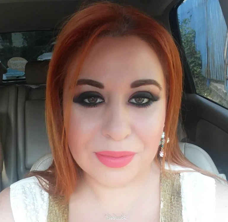 
    Oana Roman a purtat o rochie cu un decolteu în "V" foto: arhiva personală  