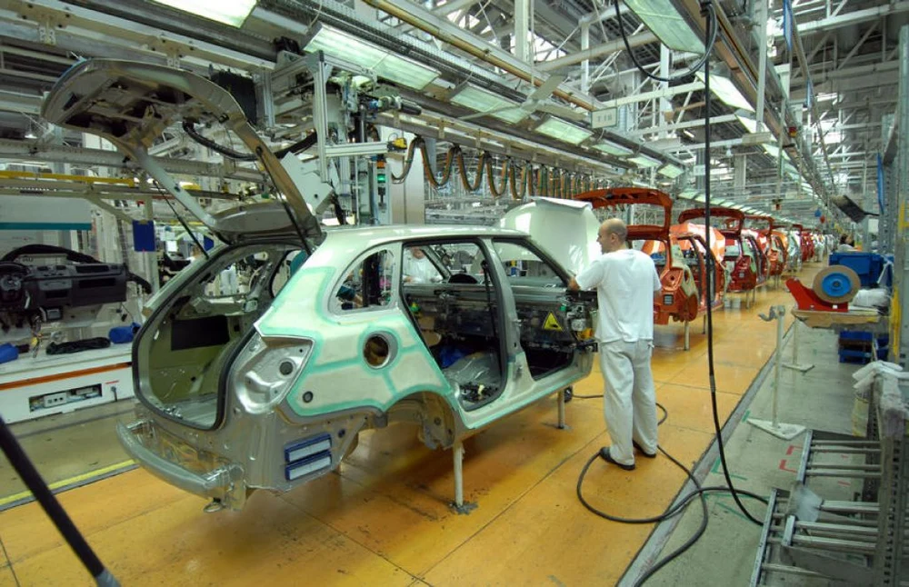 O fabrică de componente auto se închide. Aproximativ 1.000 de oameni vor rămâne fără serviciu: „Producția se mută în afara UE”