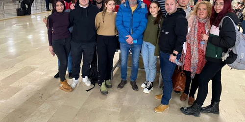 Români aduși din Turcia cu un avion MAPN în țară FOTO MAE / Facebook