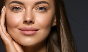 femeie frumoasă  foto   Shutterstock jpg
