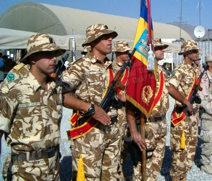 Militarul rănit se află în stare stabilă, la un spital militar aliat din Afganistan. (Arhiva Click!)