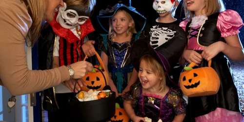 halloween copii shutterstock