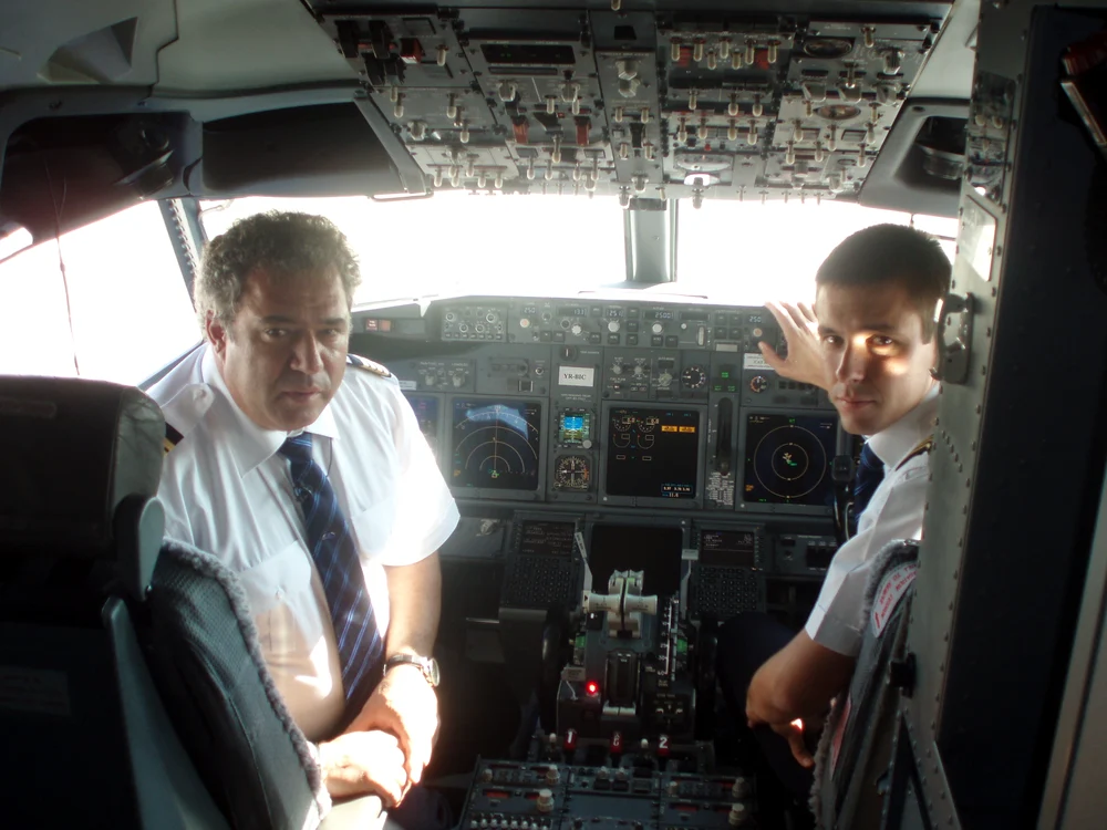 
    Adrian Iovan a pilotat 36 de ani şi a avut la activ 16.000 de ore de zbor  