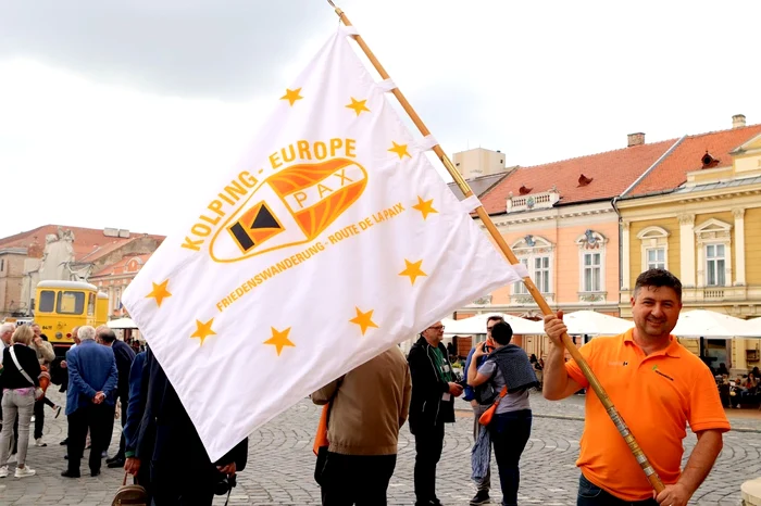 Drumeție pentru Pace pe traseul Buziaș-Silagiu FOTO Kolping