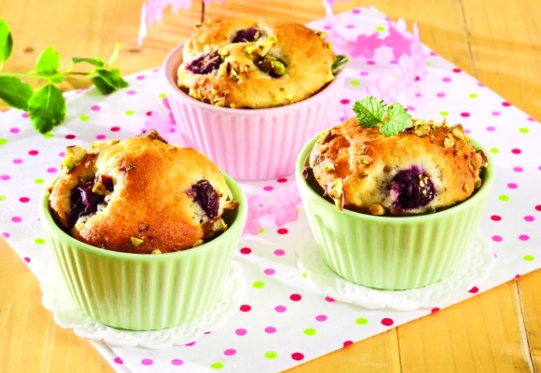 
    Descoperă o reţetă delicioasă de brioşe cu vişine!clickpoftabuna.ro  