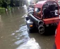 Strada din faţa Maternităţii din Râmnicu Vâlcea inundată de o ploaie torenţială Foto Adevărul