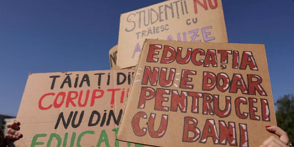 Protest educație - mii de profesori în Piața Victoriei FOTO Inquam / Octav Ganea 