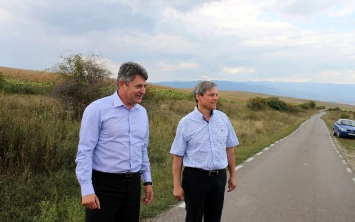 Primarul comunei, împreună cu premierul Dacian Cioloș