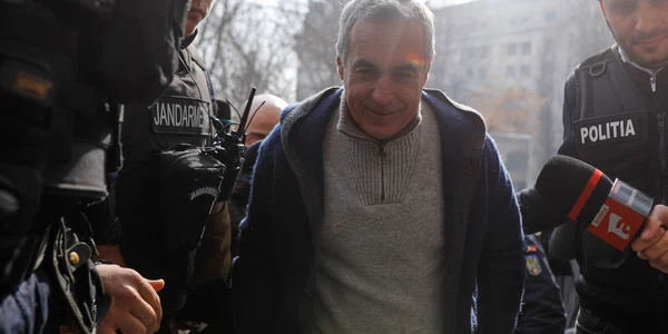 Georgescu săltat și dus la parchetul general FOTO INSTANT CG PG 008 INQUAM Photos Malina Norocea jpg