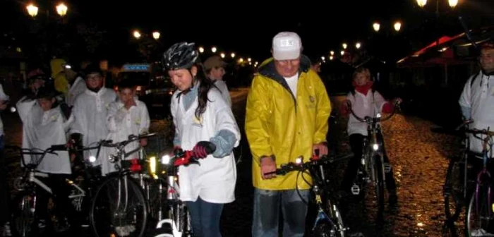 Primarul Ovidiu Creţu cu bicicleta de Earth Hour FOTO: Ovidiu Creţu