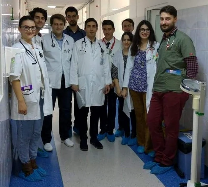 Valeriu Gheorghiță și studenții săi de la Facultatea de Medicină