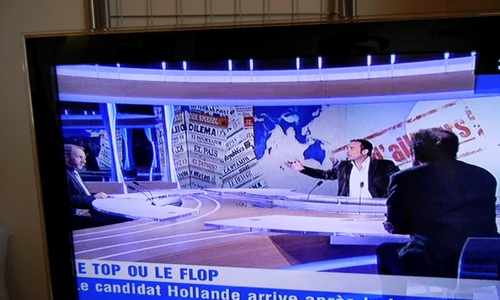 Sarkozy citeşte Dilema veche! jpeg