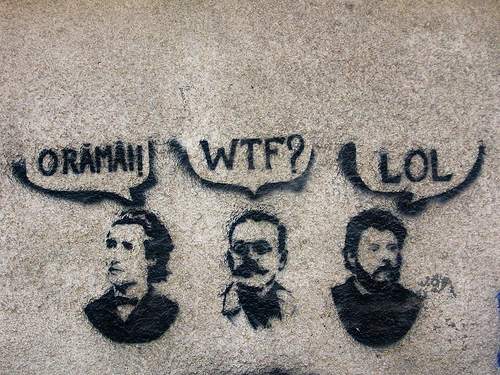 Mihai Eminescu rîde, cîntă şi dansează jpeg