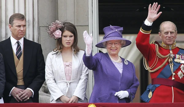 Prințul Andrew aka Andrew Mountbatten Windsor, Prințesa Eugenie, Regina Elisabeta, Prințul Philip, Prințesa Anne, în 2006   GettyImages 71228723 jpg