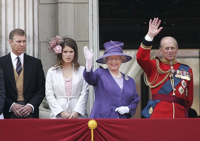 Prințul Andrew aka Andrew Mountbatten Windsor, Prințesa Eugenie, Regina Elisabeta, Prințul Philip, Prințesa Anne, în 2006   GettyImages 71228723 jpg
